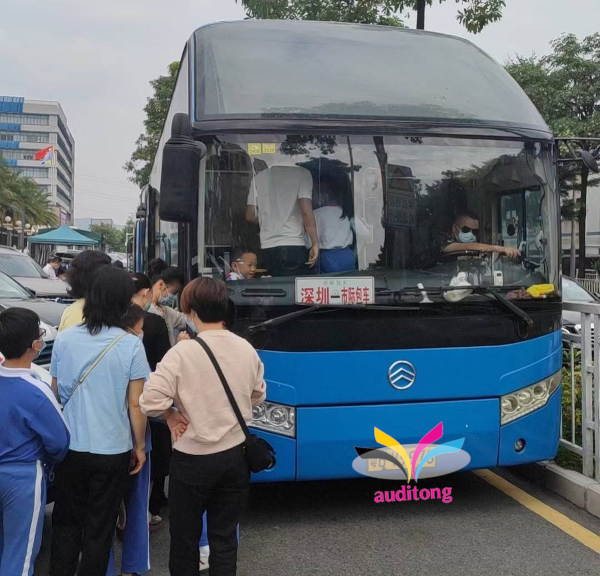60座大巴包車