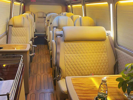 深圳19座丰田豪华中巴出租-商务接送